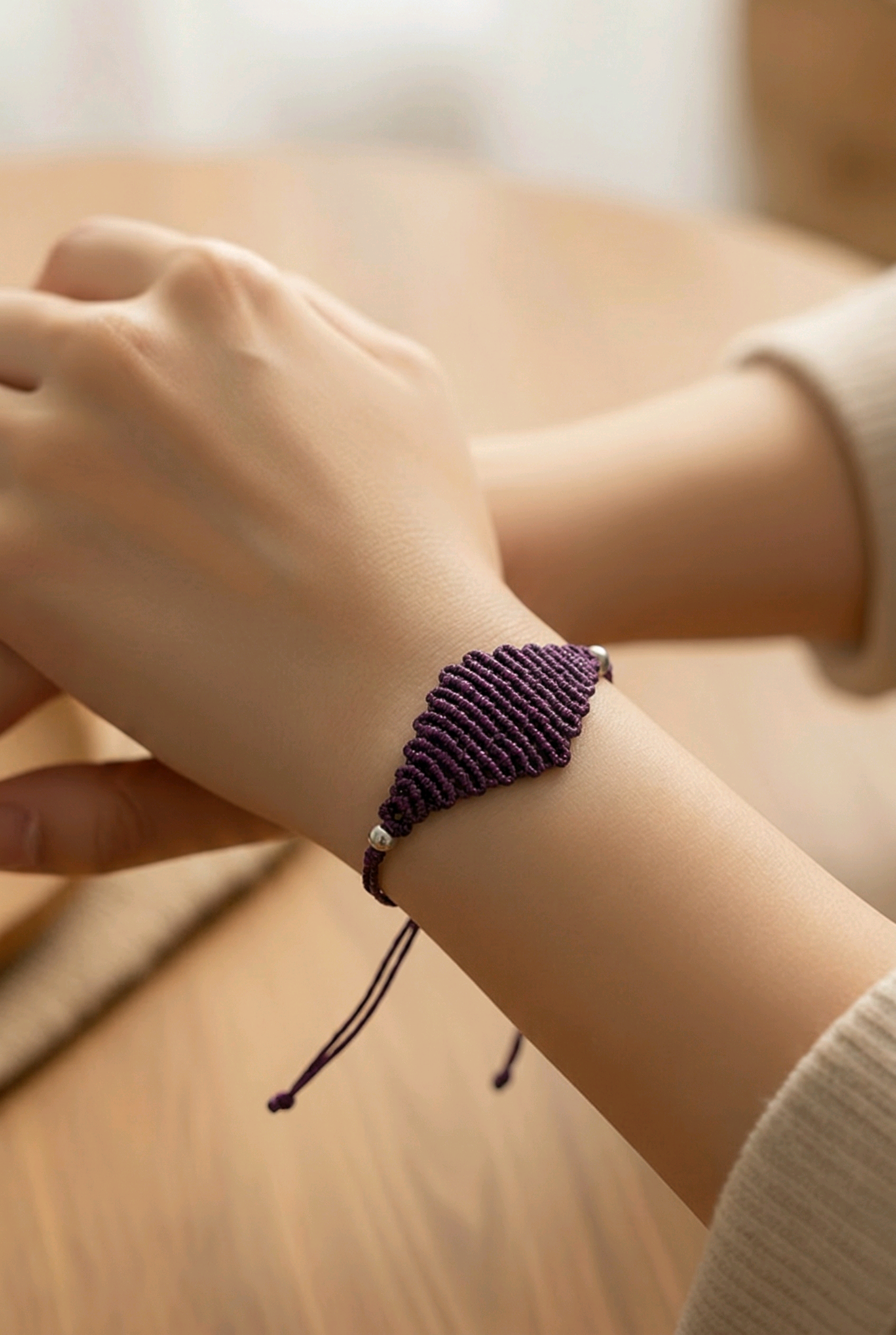 DIAMOND SHAPED MACRAME BRACELET-METALLIC PURPLE