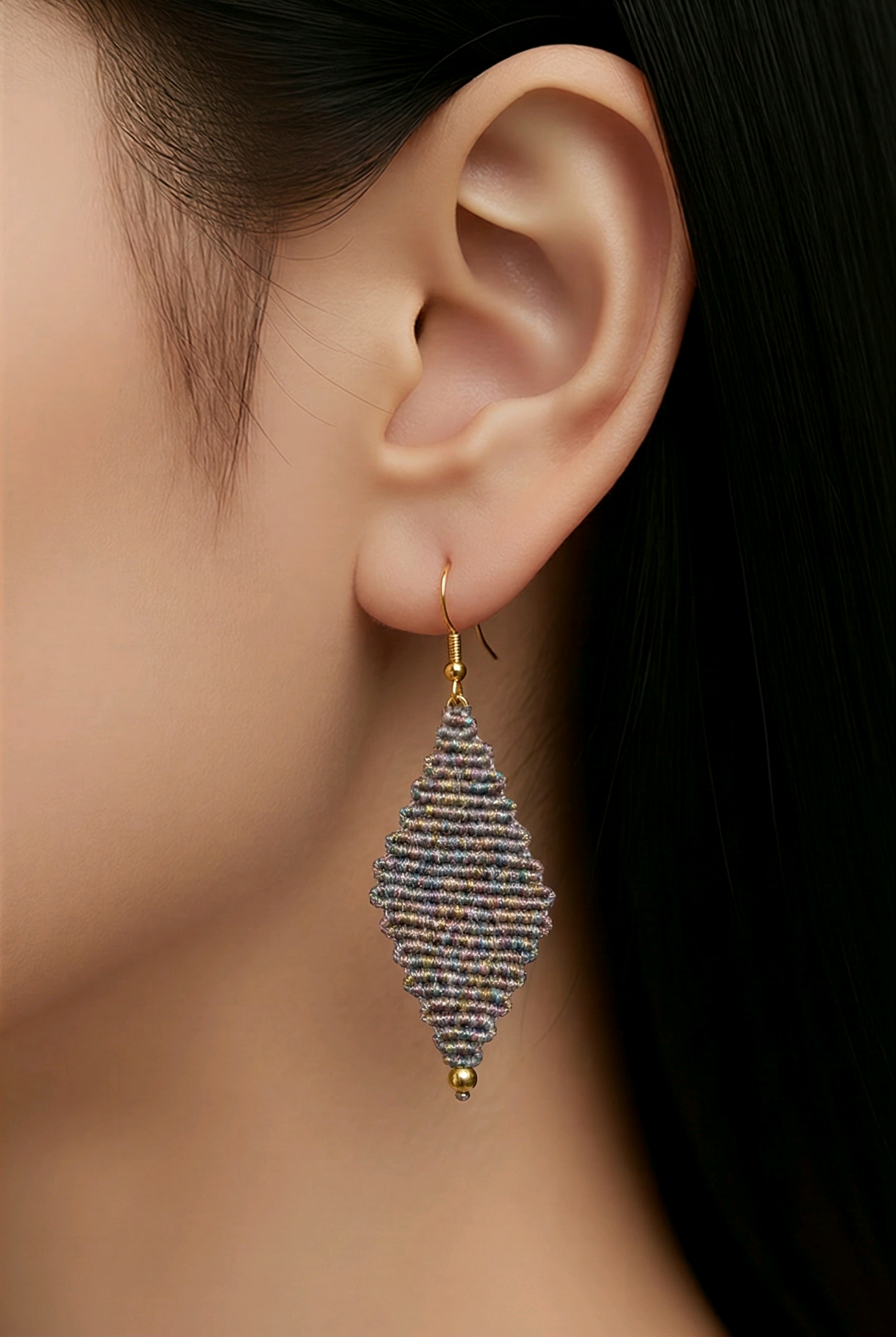 DIAMOND SHAPED MACRAME EARRINGS-METALLIC SILVER