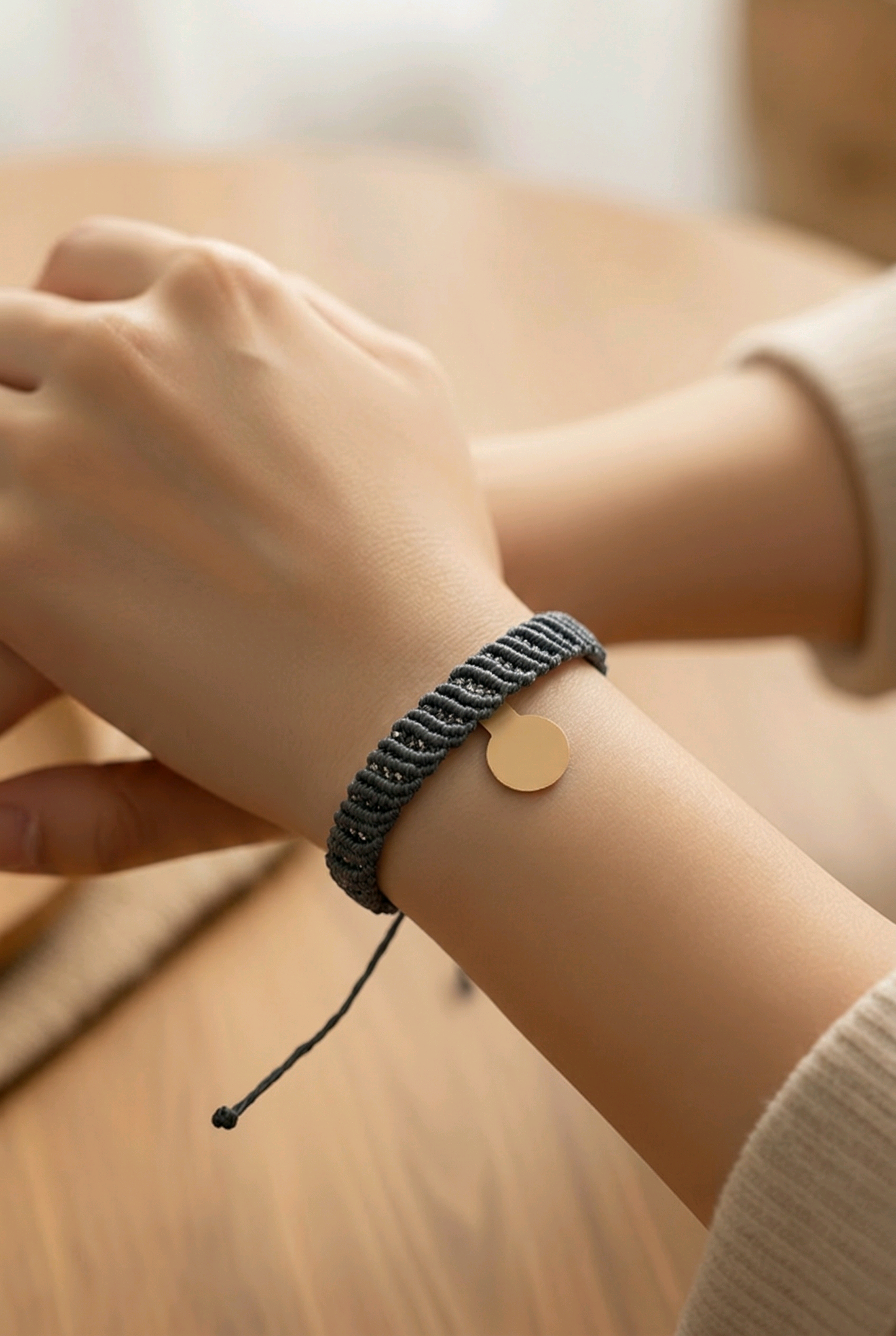 TWO-TONE MACRAME BRACELET GRAY WITH SILVER