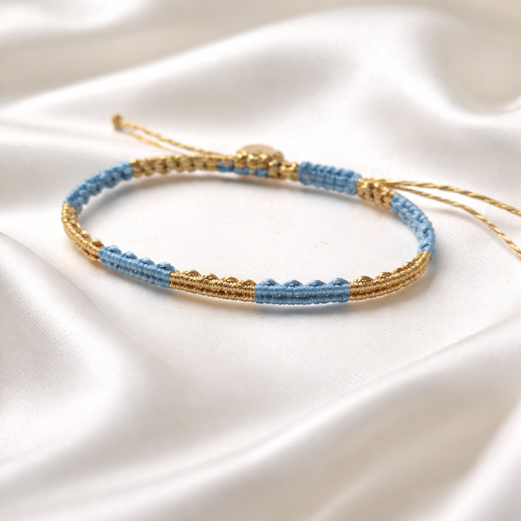 TWO-TONE MACRAME BRACELET light blue WITH GOLD