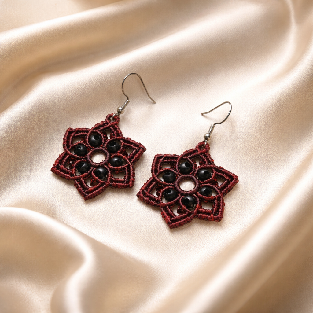 MACRAME RED STAR EARRINGS WITH BLACK CRYSTALS