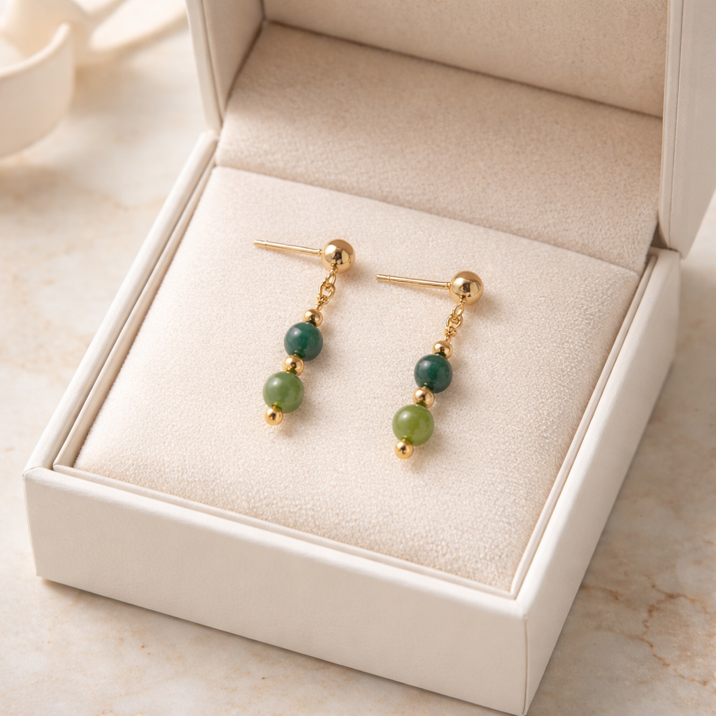 GOLDEN STUD EARRINGS WITH PERIDOT & GREEN CHALCEDONY BEADS