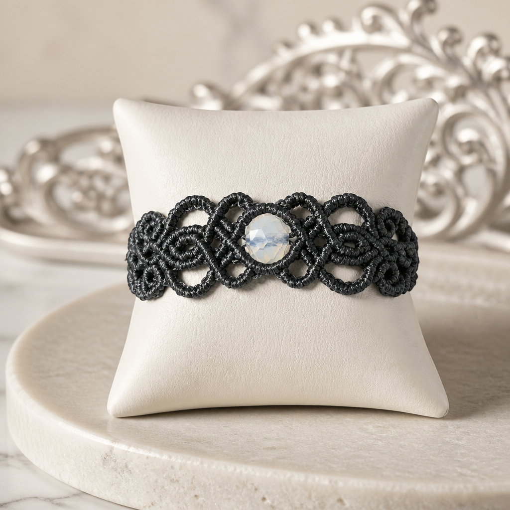 CELTIC BRACELET WITH NATURAL STONE IN THE CENTER - GRAY