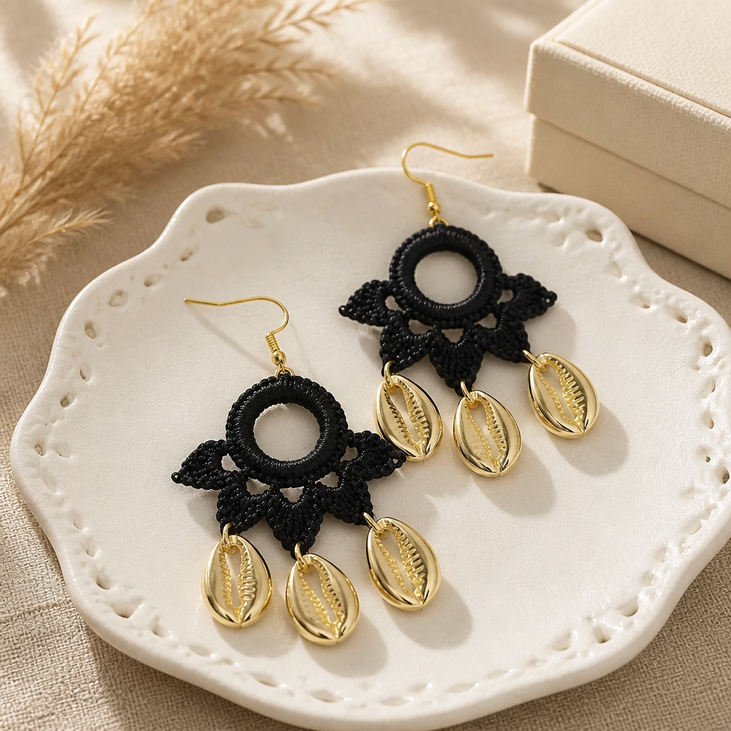"Summer Vibes" Earrings - Black Color & Gold Shells