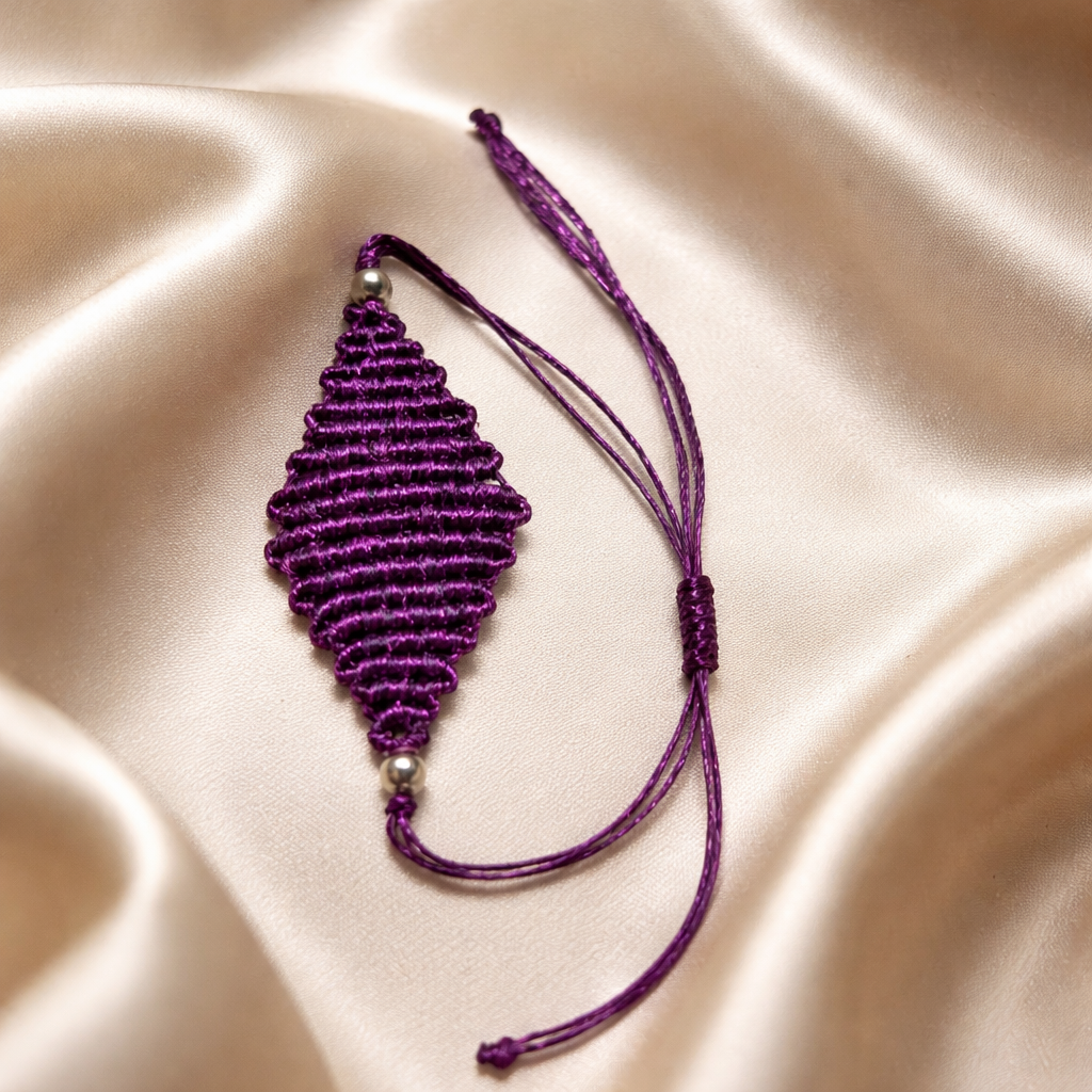DIAMOND SHAPED MACRAME BRACELET-METALLIC PURPLE