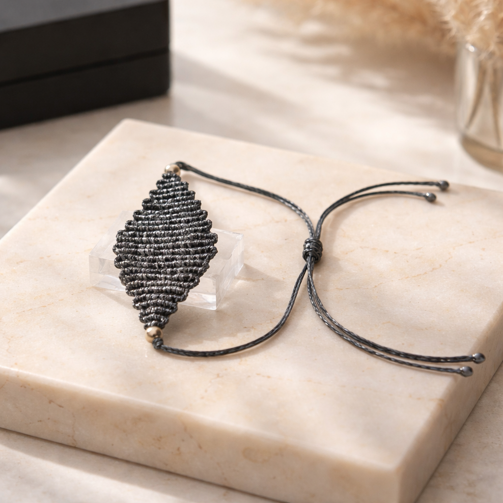 DIAMOND SHAPED MACRAME BRACELET-METALLIC SILVER