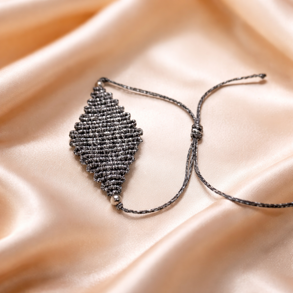 DIAMOND SHAPED MACRAME BRACELET-METALLIC SILVER