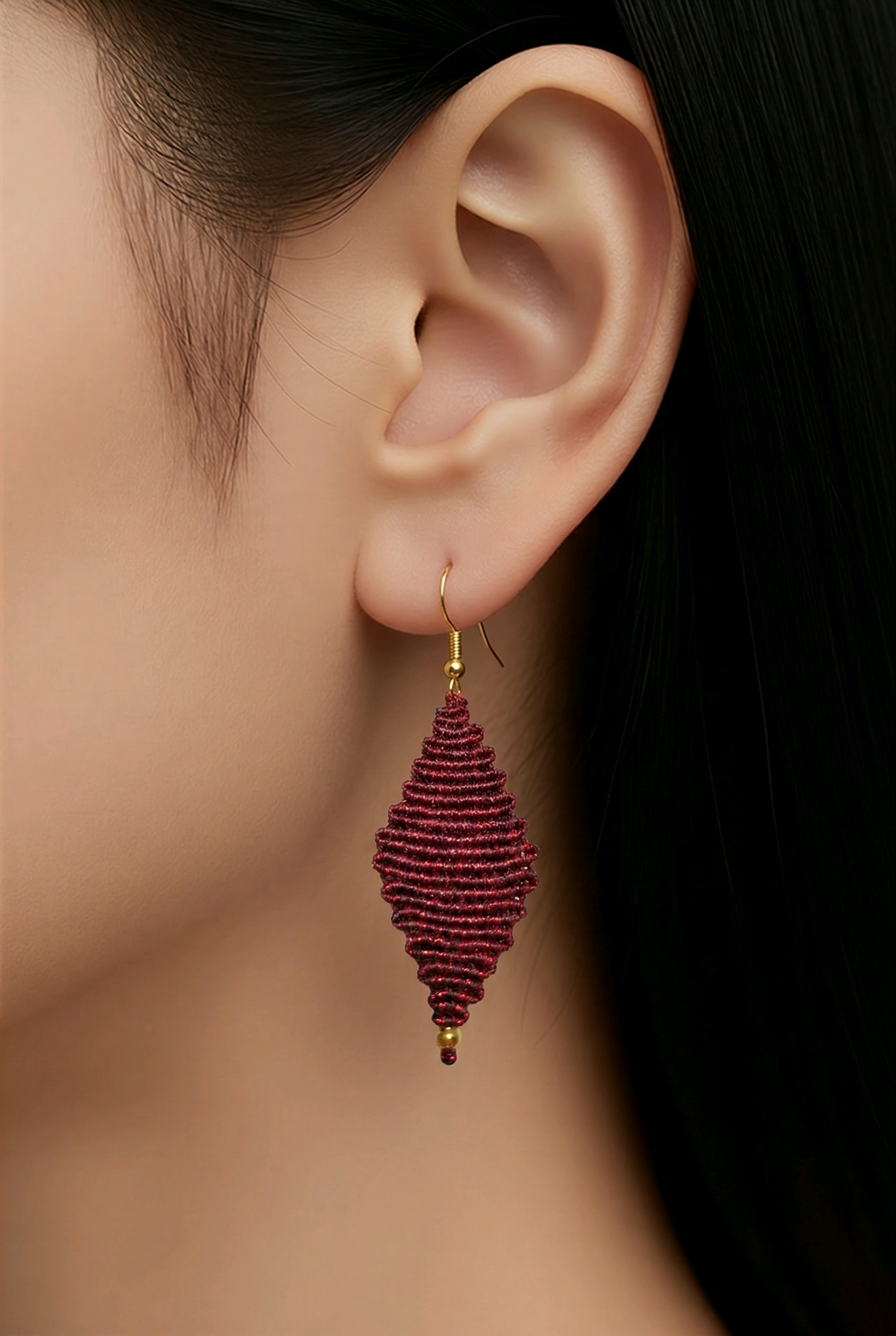 DIAMOND SHAPED MACRAME EARRINGS-METALLIC RED