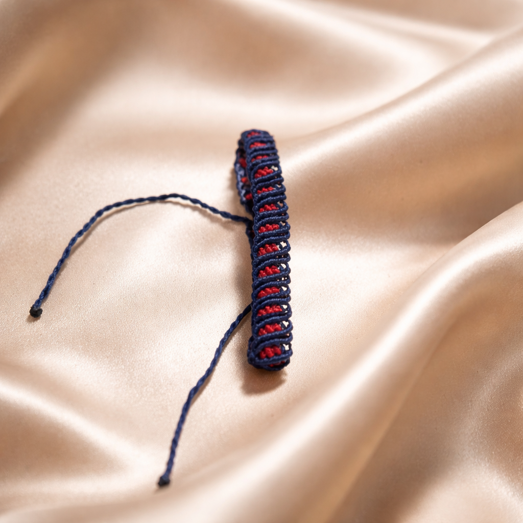 TWO-TONE MACRAME BRACELET BLUE AND RED