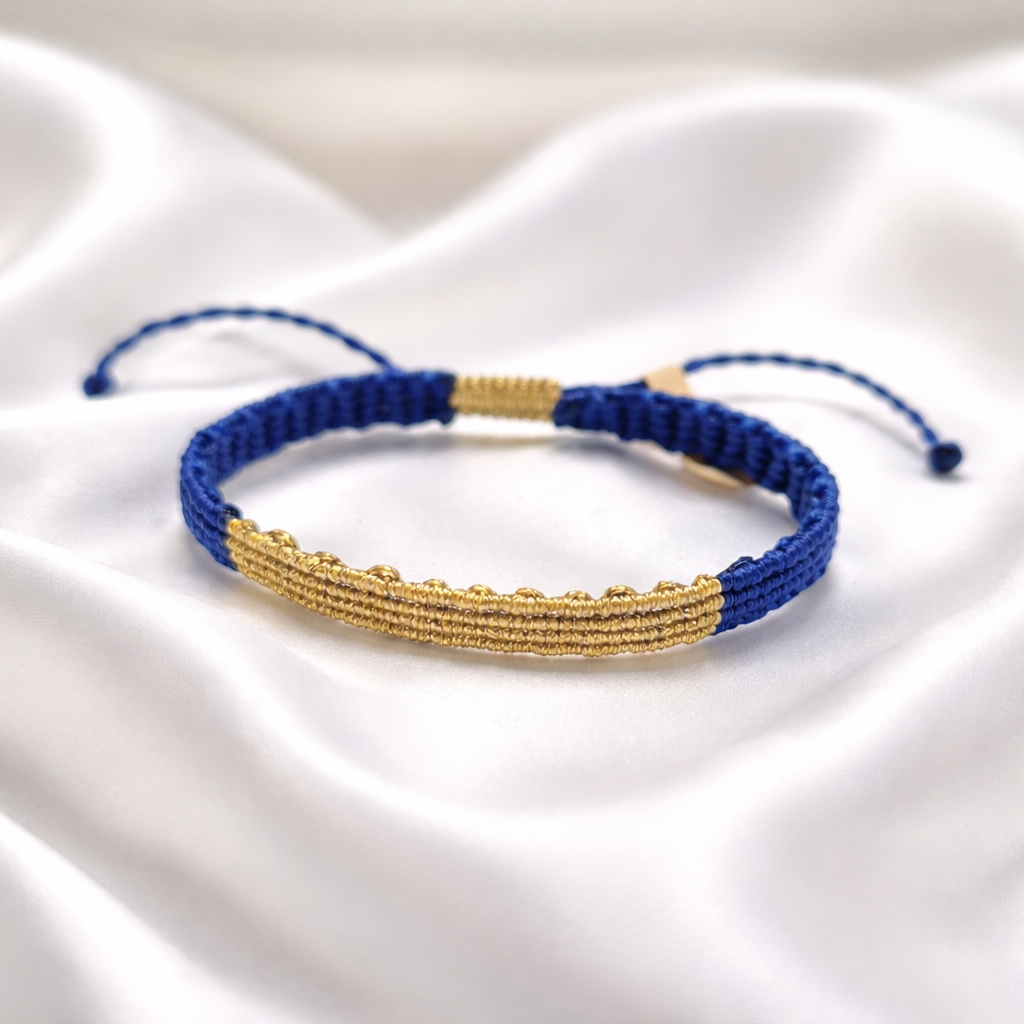 TWO-TONE MACRAME BRACELET BLUE WITH GOLD