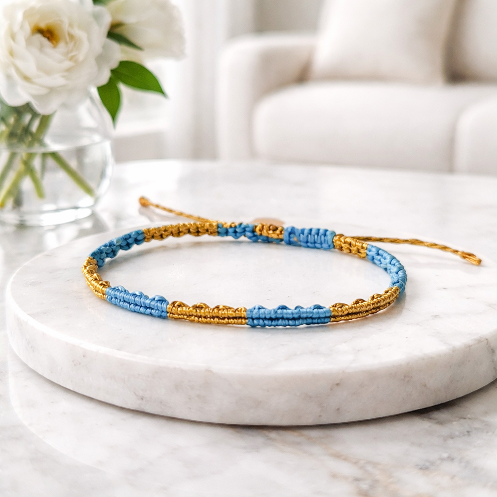 TWO-TONE MACRAME BRACELET light blue WITH GOLD