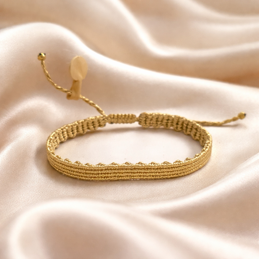 MACRAME GOLD BRACELET WITH PARALLEL LINES