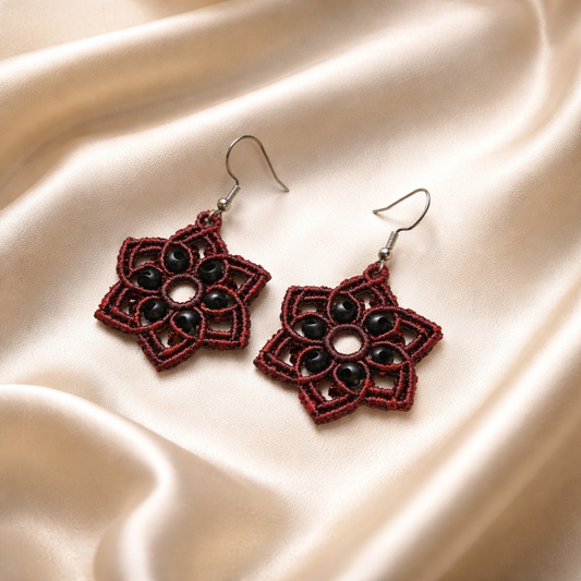 MACRAME RED STAR EARRINGS WITH BLACK CRYSTALS