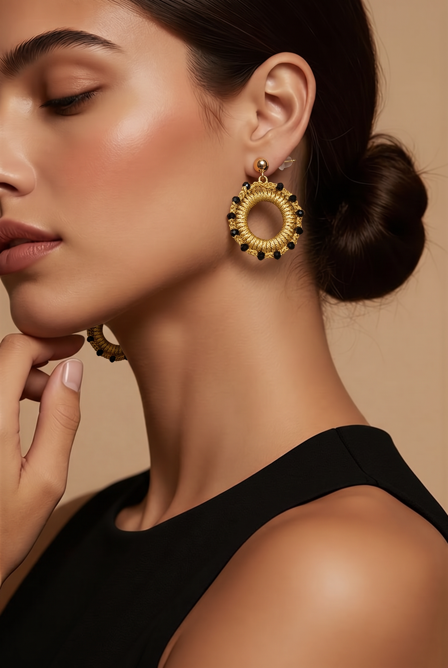 "Crystal My World" Earrings - Round - Stud - Gold with Black Crystals