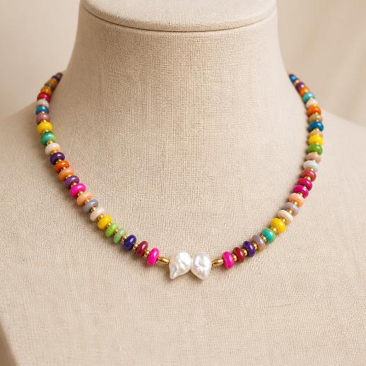 "SUMMER VIBE" Necklace – Gold with multicolored beads and a pearl